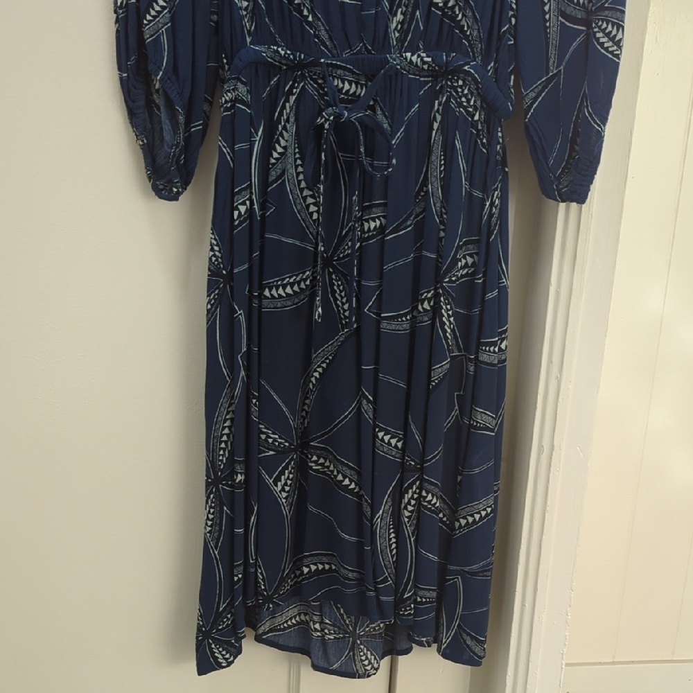 Tanoa Blue Geometric Pattern Top - Picture 5 of 7